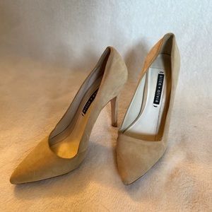 Size 10W Alice+Olivia Beige Pumps